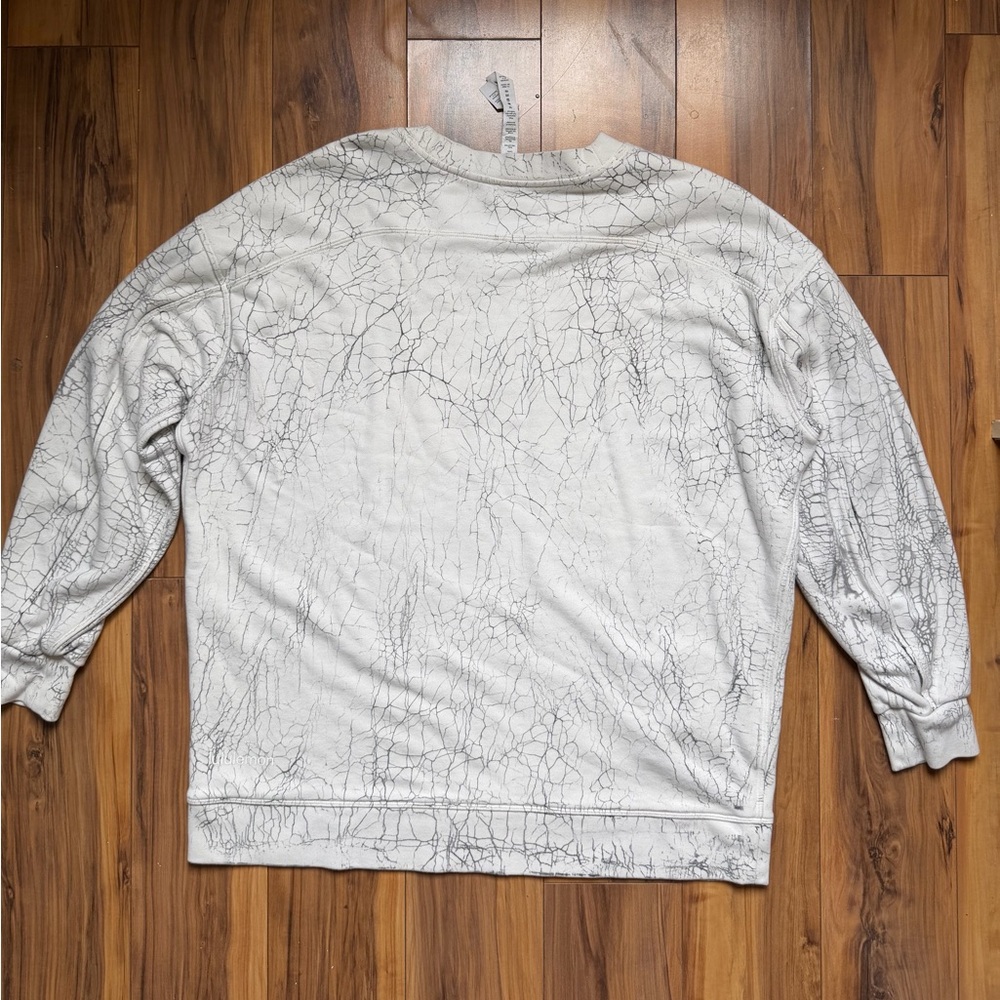 Lululemon Athletica crackle on white Crew Neck Sweater with special embroidery - Picture 7 of 10